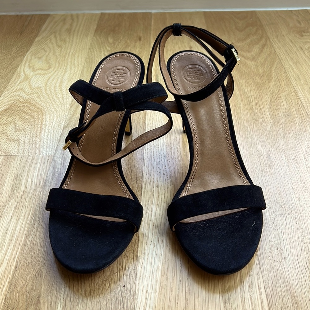 NWOT Authentic Tory Burch Sude Sandals. Size 8. Black.